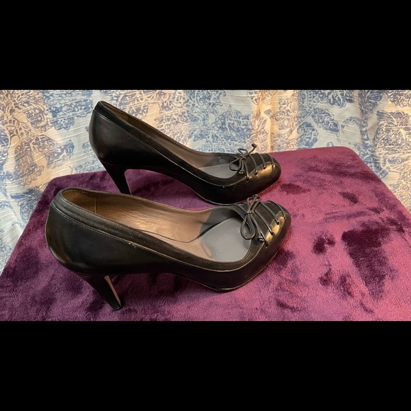 Cole Haan Black Leather/Suede 90mm Pumps (3.5 inch heel) - Size 8B - Picture 4 of 6